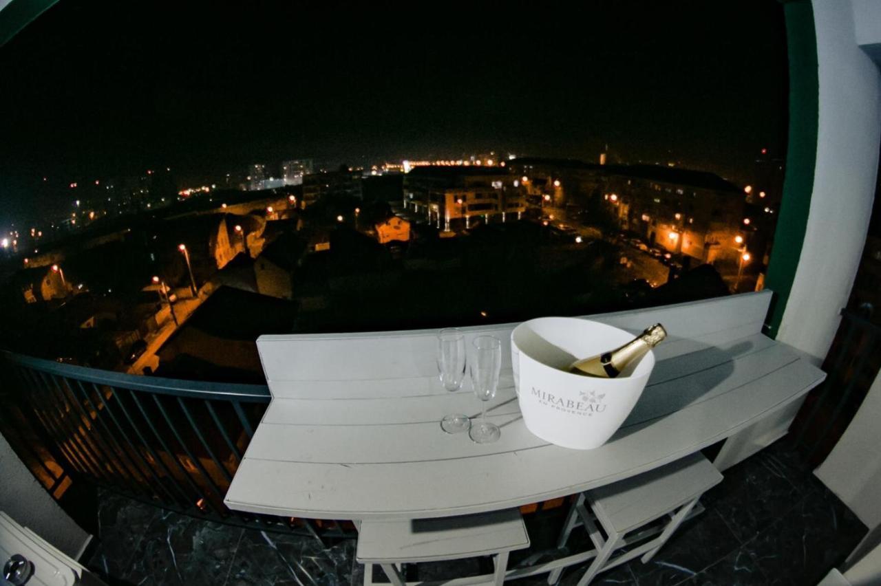 Turcoazlux Apartments Oradea Eksteriør bilde